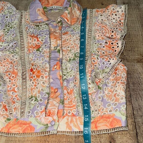 Alice + Olivia embroidered Eyelet top jacket - Picture 8 of 12